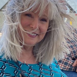 Meet your Posher, Posh